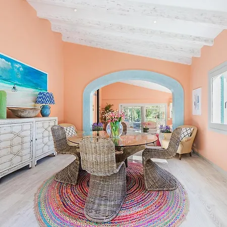 Longa Villa