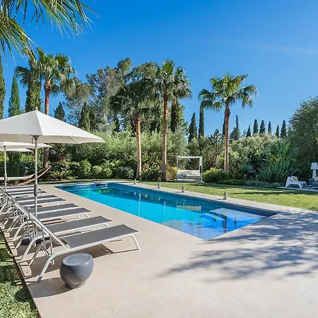 Longa Villa